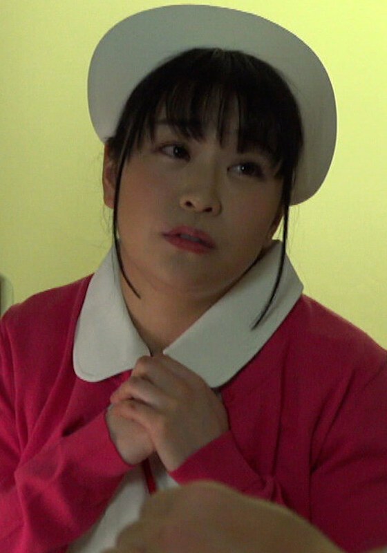 夜勤続きの看護師さんは欲求不満!深夜の受付でオナニーする淫乱性癖の看護師さんと深夜の病室で声を潜めて痴女SEX!h_1724m803g00009