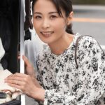 マジックミラー号 優しい子持ちのママ・まいこさんにこっそりデカチンを見せつけて 素股で擦りつけて育児でレス気味の欲求不満オ○ンコに旦那の目の前でヌルっと生挿入 産後の柔らかい膣穴が気持ち良すぎて中出し不倫SEX1sdmm12802