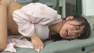 悪行整骨院での一部始終 肩こりはその爆乳のせいでは？というくらいの至宝の爆乳をもつエロ人妻505376