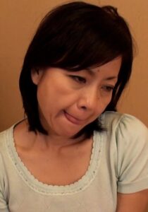 久々に若い男とセックスした母は性欲が抑えきれず息子をラブホテルに連れ込み禁断の領域に踏み込む五十路母！！h_1724m564g00001