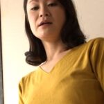 寝ても覚めても息子のデカチンが気になる母！！オナニーじゃ我慢できない！？h_1724m573g00005