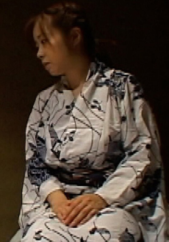 戦火の日本で散って行く男達を慰める巨乳女将の官能ドラマ！h_1724p023g00002