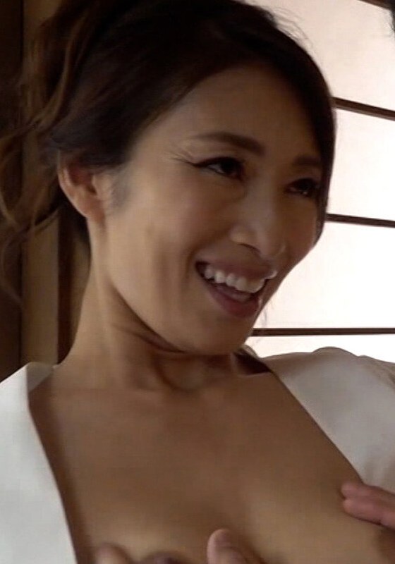 スレンダー巨乳の極上ソープ嬢に勃起と射精がとまりません！！マットに布団に合計5発もしちゃいました！！h_1724m582g00005