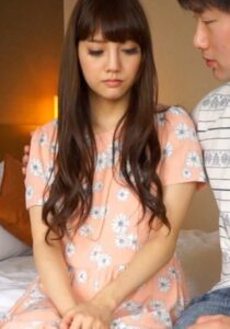 突然の雨に雨宿りしていた若妻を口説き落としてホテルに…アバンチュールに期待を膨らませ他人棒で理性ぶっ飛び絶頂中出しSEX！！h_1724m622g00008