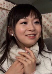 お綺麗な奥様限定と言われ満更でもない若奥様！謝礼に目が眩みエロスイッチが入った奥様と生中出しSEX！h_1724m622g00012