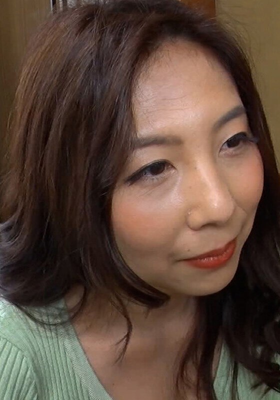 母とふたりの家族旅行！息子愛が強すぎる母は性欲が抑えきれず…息子相手に快楽に溺れ肉体関係にハマっていく母子！h_1724m631g00004