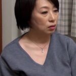 性欲にスイッチの入った母は息子にSEXをせがむ！？久しぶりのSEXの相手は息子でもお構いなし！欲求不満の五十路母！h_1724m645g00007