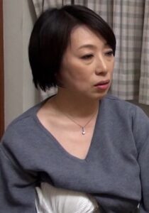 性欲にスイッチの入った母は息子にSEXをせがむ！？久しぶりのSEXの相手は息子でもお構いなし！欲求不満の五十路母！h_1724m645g00007