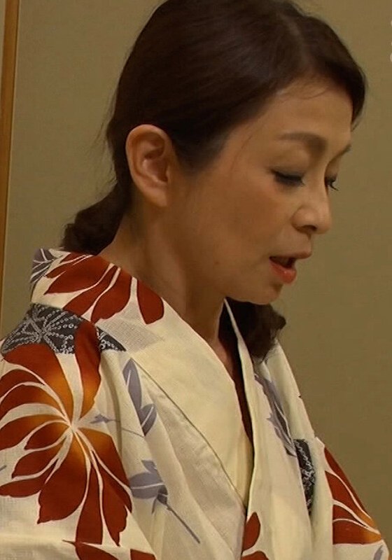 息子と二人の母子旅行！一晩だけの禁断の関係を受け入れた母子は快楽へと堕ちていき…h_1724m654g00004