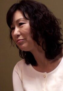 母子の温泉旅行！息子を露天風呂に誘う母！息子のカラダに母の性欲が爆発して淫獣SEX！h_1724m695g00003