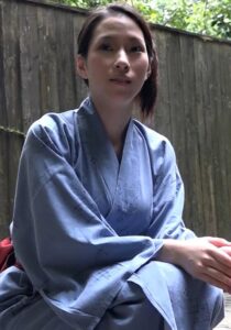 読者モデルのバイトの巨乳奥様を騙して露天風呂で盗撮！＆夜は酔い潰してハメ撮りSEX！h_1724m717g00002