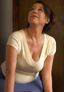 ふたりの息子と関係を持つ変態丸出しお母さんの肉欲禁断SEX！h_1724m769g00002