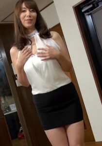 ちょっ…母さん！？清ました顔して息●に迫る性獣母さん！母のカラダに包まれて白濁汁で満たす禁断SEX！h_1724m804g00001