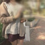 シャープな瞳と端正な顔立ちでとても気が強い奥様と思いきや、脱がせてみると断れないオンナNO.1の神回。「困ります」と言いつつもイイナリな奥様h_1724m993b00009