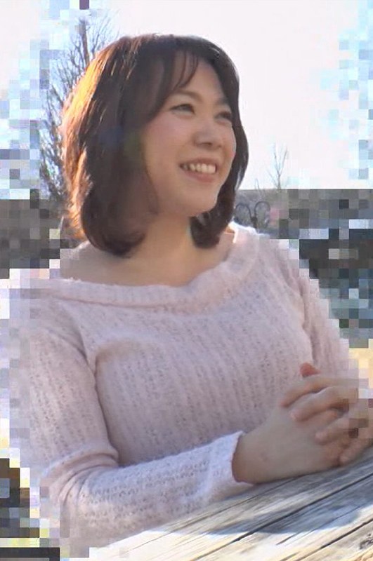 喘ぎ声が可愛い熟女！どこ突かれても気持ちいい！！h_1825tssr01604