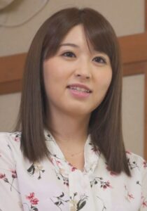 こたつの下で継母にイタズラ！ネイキを立てる親父を横目にいびつな関係の継母とムスコ！h_1724a103b00006