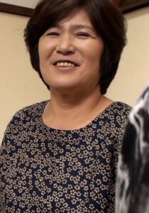 田舎の人情熱い熟女に夕飯をご馳走になりお礼に性感マッサージ！久々の男性の愛撫にその気になる素朴な熟女に中出しSEX！h_1724a107g00005