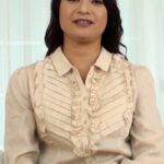 8年ぶりの肉棒を緊張気味に握る五十路熟女！一生に一度の初撮りAVの快感に没入する巨乳素人おばさんの破廉恥SEX！h_1724a108g00003