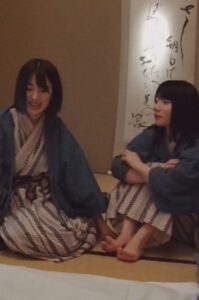 同僚のエッチを見ながら自分も乱れる乱痴気SEX