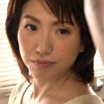 まだまだ性欲旺盛な母は夫とのSEXでは満足できずオナニーに耽る…息子にオナニーを見られ俺が満足させてやるよ…禁断の母子のSEXレッスンが始まる！