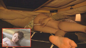 新しくできた義母は29歳！実父がイビキをかいている隙に声を我慢しながらの不貞行為に耽る義母とムスコ514852