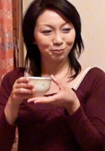 未亡人となった母に一途に暴走する愚息に男を感じ快楽に堕ちていく・・・ 互いの想いが交錯し 一線を越えてしまった禁断の愛欲SEX521489