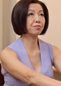 長男のアソコがデカ過ぎて･･･！痴女に弄ばれたとの告白に嫉妬心からか同じ事をしてと禁断の欲情に溺れて行く完熟母のド痴女SEX。529002