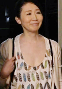 母さん、ボクを誘惑してるんですか？大胆なノースリーブにノ―ブラの母さんがエロ過ぎて我慢出来ずに生ハメSEX！534227