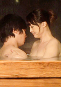 離れて暮らす母に一途な思いをぶつける愚息。そんな思いに揺れ肉欲性交に溺れるふたり･･･。534236