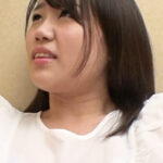 愛嬌たっぷり！巨乳揺らしまくりの美少女