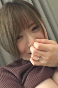 美乳＆美尻妻！綺麗なピンクのアソコにチ◯ポをズップリ