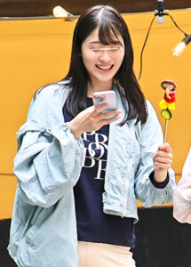 テントの中に連れ込まれた友達を助けれず2人同時にまわされた女子キャンパー 3