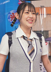 女〇〇生が挑戦するパイズリ陶芸チャレンジ！敏感すぎる乳首の先っちょを粘土とオイルで刺激され未熟な体がアツーくなってしまった思春期お嬢様は初めての中イキ＆中出ししちゃうなんて！撮って出し！マジックミラー号～みり編～