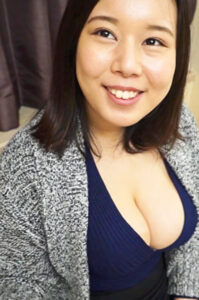 デカすぎる･･････。爆乳むちむち人妻さんがこっそり不倫。544932