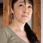 両親の部屋から漏れ聞こえる妖しい喘ぎ声。還暦熟母に悶々とする愚息との濃厚エロス！