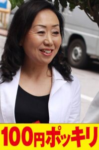 独身息子の匂いに発情する60歳の母。念願叶った息子とのセックスに乳首を勃起させながら絶頂！大声が抑えきれない！これが還暦女の本能