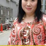 豊満もち肌の52歳。純朴そうな顔してベッドでは肉食系痴熟女！精子を嬉しそうに塗り捲る変態母